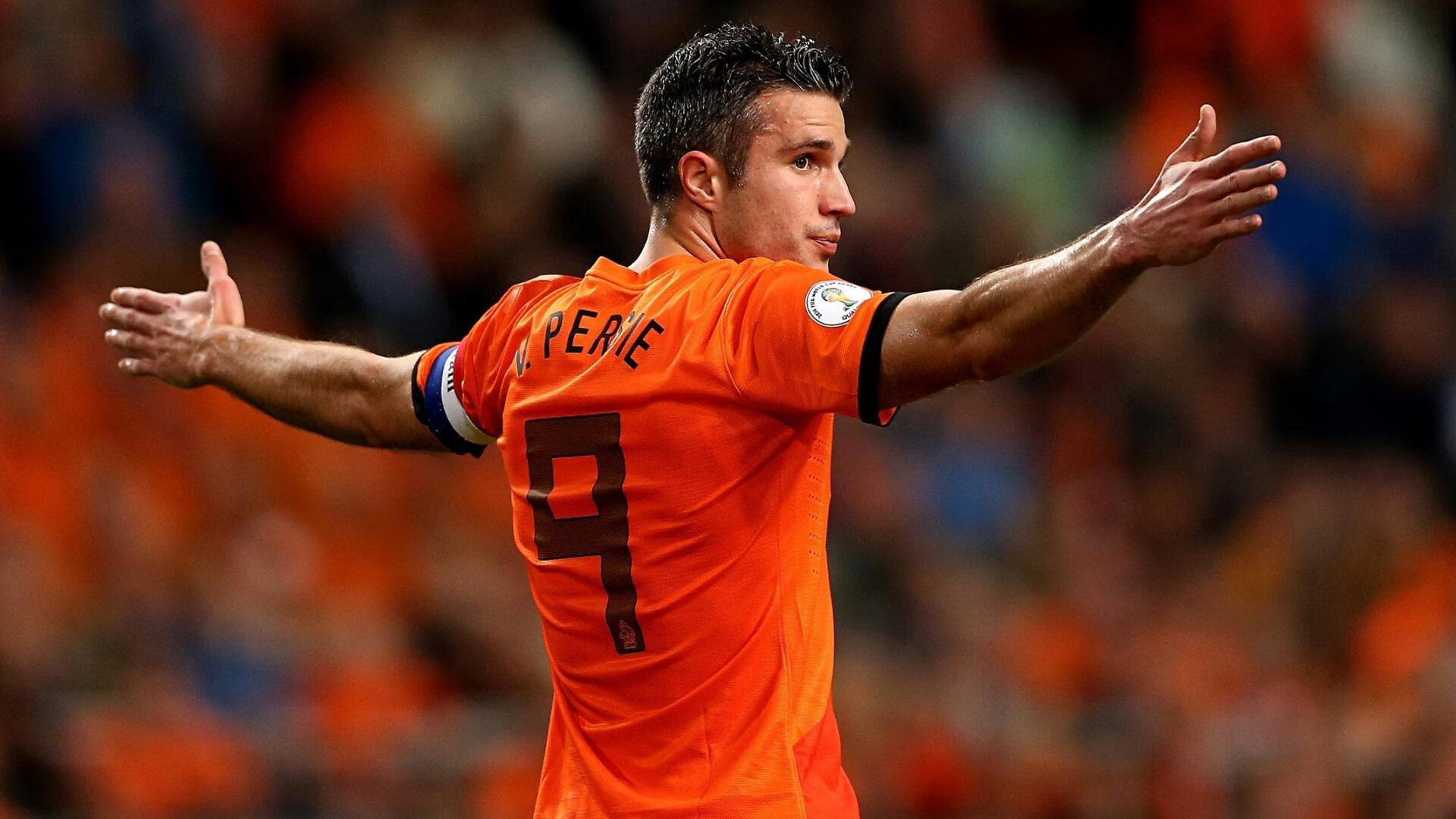 各大联赛“金球”争夺：最具人气的球员盘点